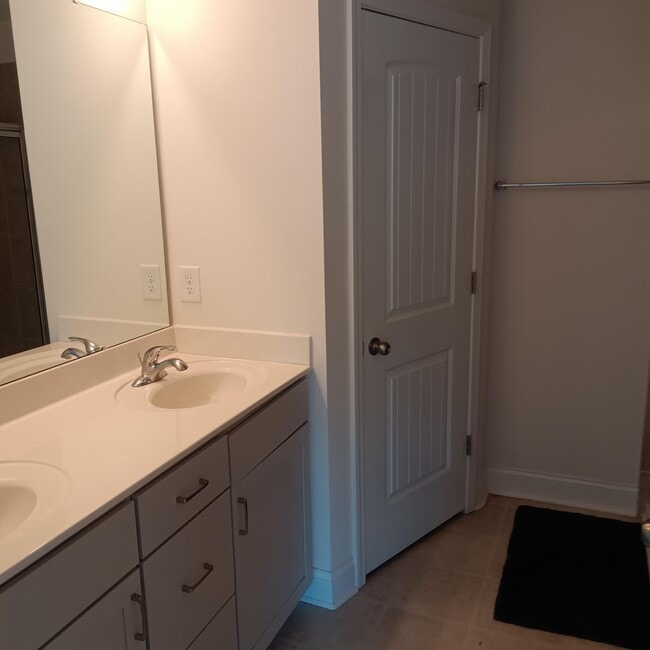 Photo - 1424 Scholar Dr