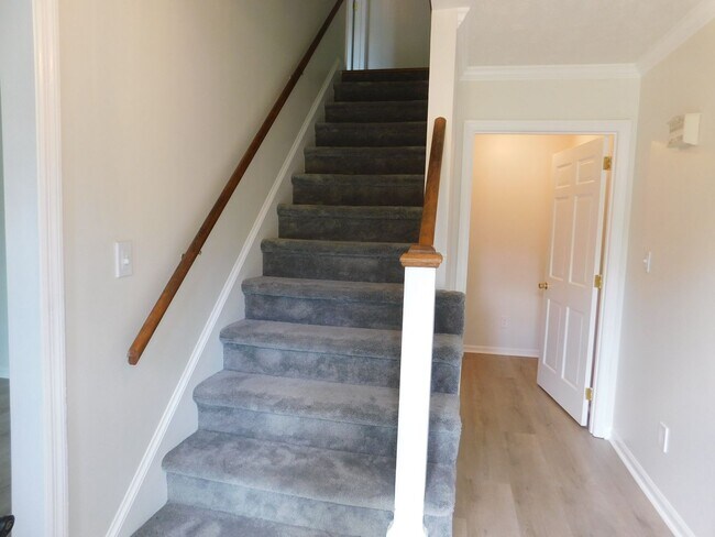 1302 Dunbar Dr