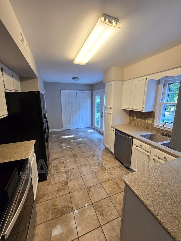 Photo - 9409 Radner Ln