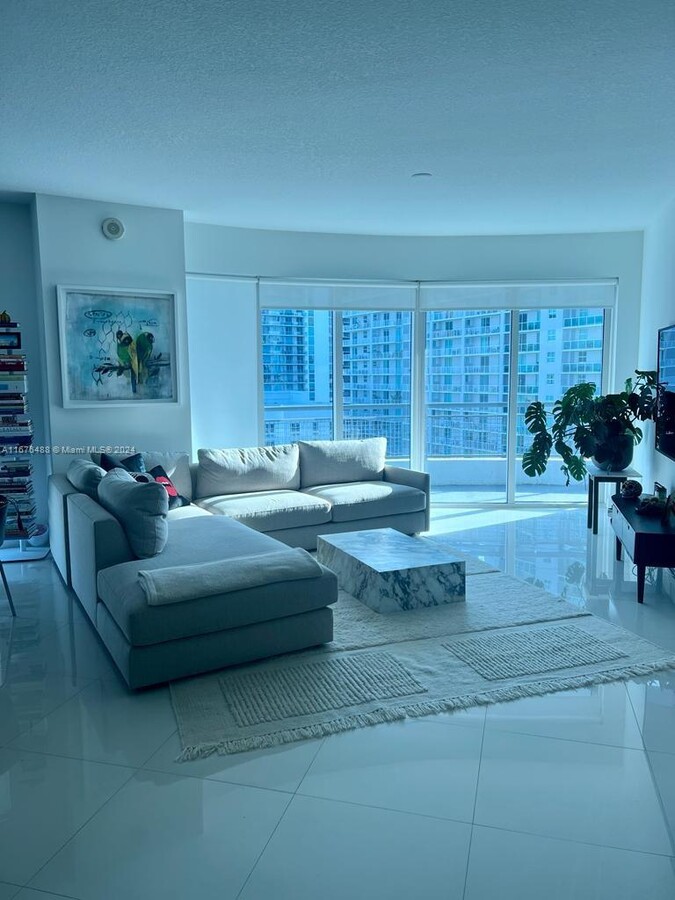 Photo - 60 SW 13th St Condominio Unidad 1424