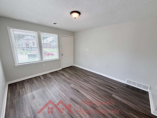 Photo - 1199 Tunstall St