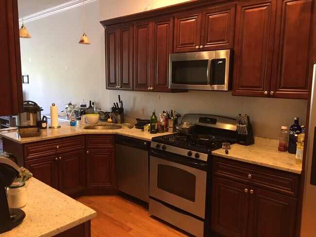 1089 Beacon St Unidad 1