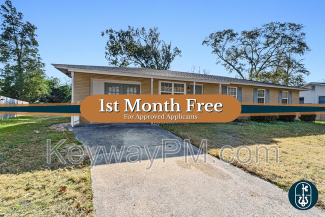 Building Photo - 2021 Fernwood Cir