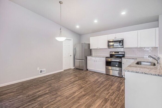 Photo - 577 Cygnet Lake Dr