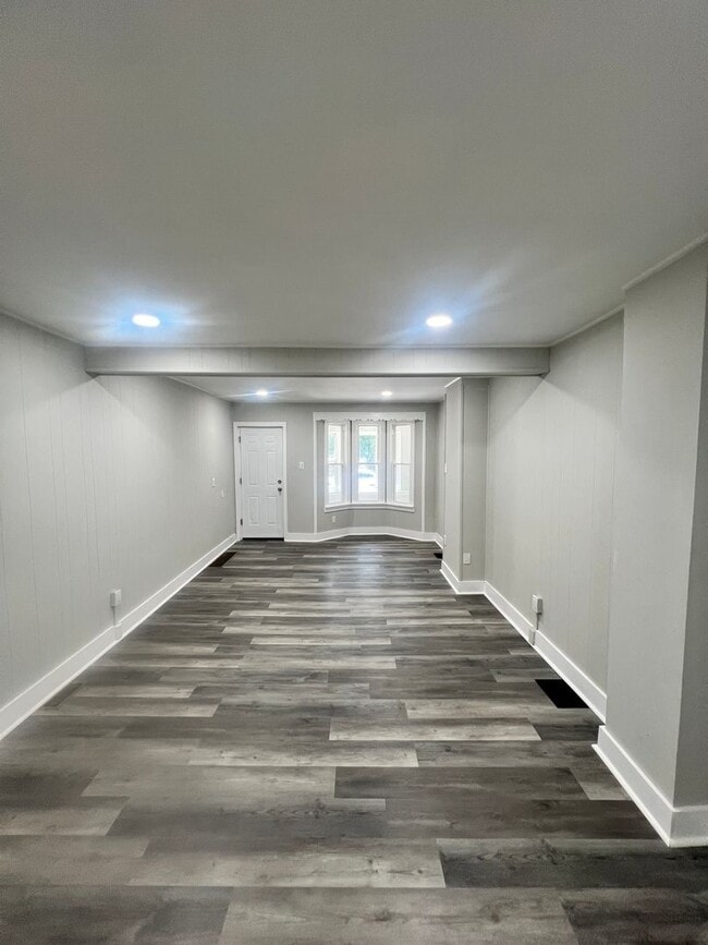 Photo - Beautiful, remodeled house nice close to everything