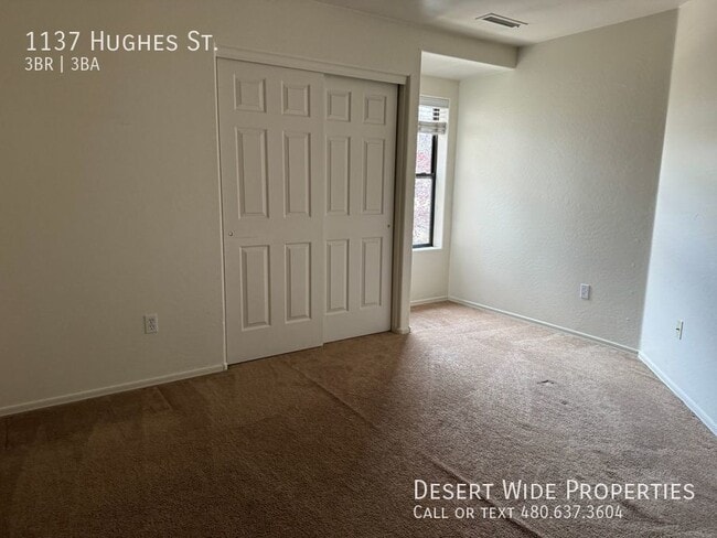 Photo - 1137 Hughes St