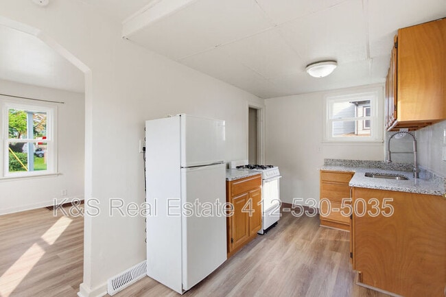 Photo - 1810 Salem St