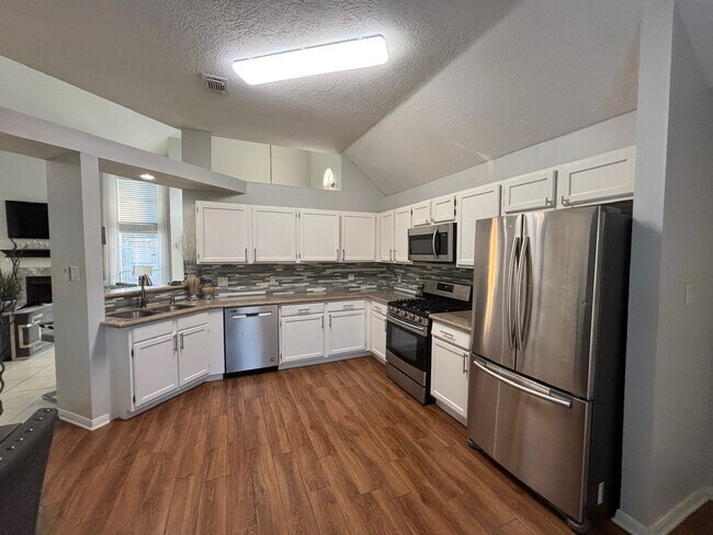 Photo - 30422 Arborg Dr