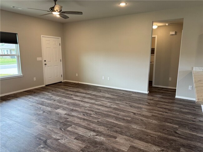 Photo - 1012 Patricia Ln