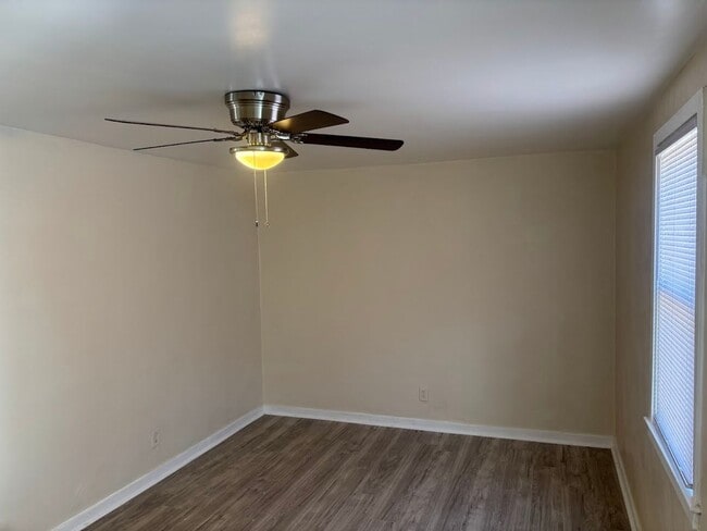 Photo - 4745 Lind St Unidad A