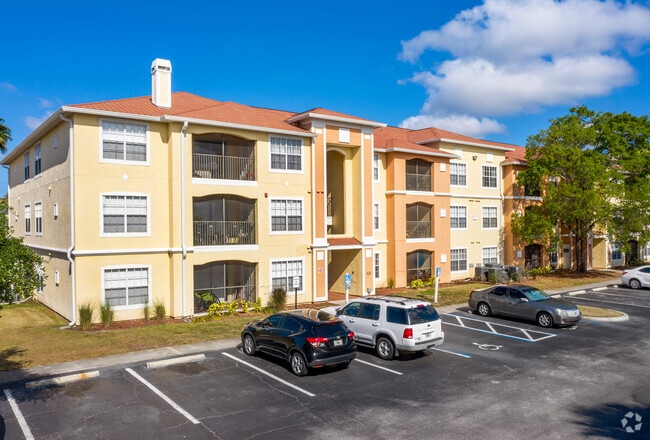 Apartments - East Lake Club Apartments