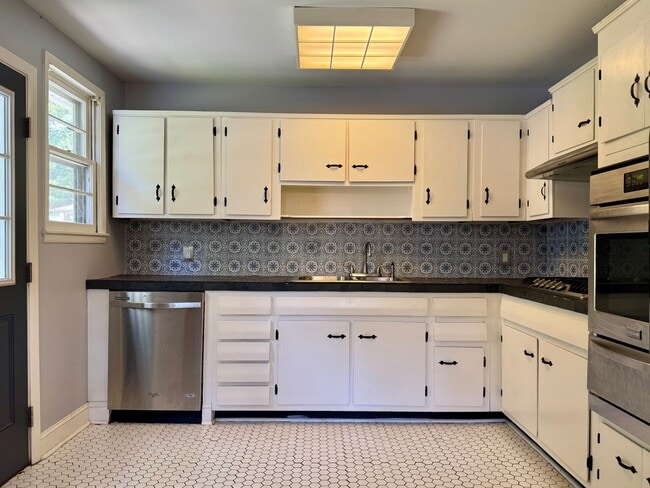 Photo - 3417 Apache Dr