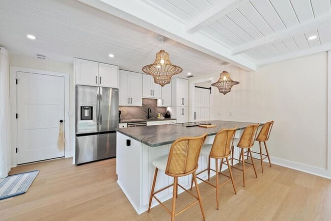 Photo - 1604 Seabrook Rd