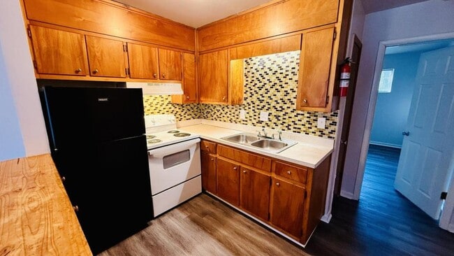 Photo - 123 21st Ave NE