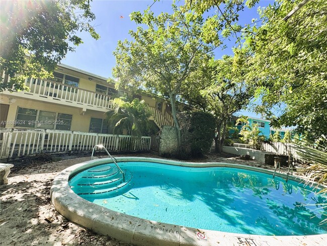 Photo - 4317 NE 21st Ave Unidad 2