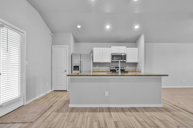 Photo - 7526 104th St