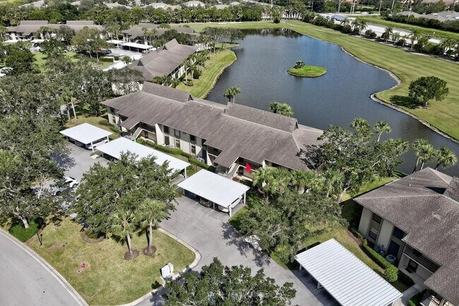 33 Plantation Dr Unit 205