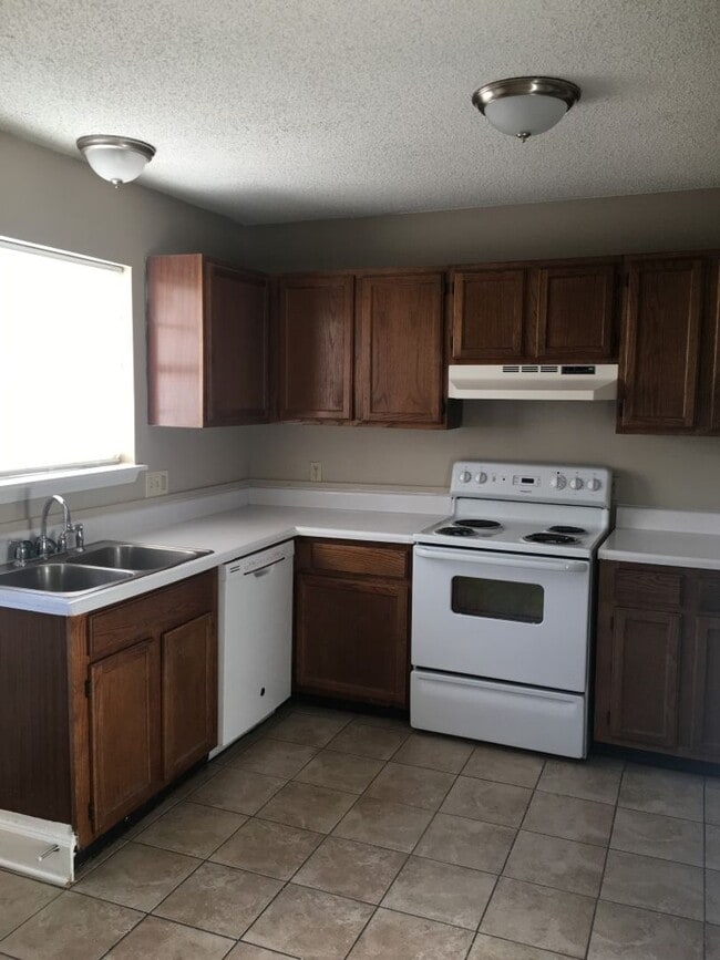 Photo - Affordable townhome with Free Rent