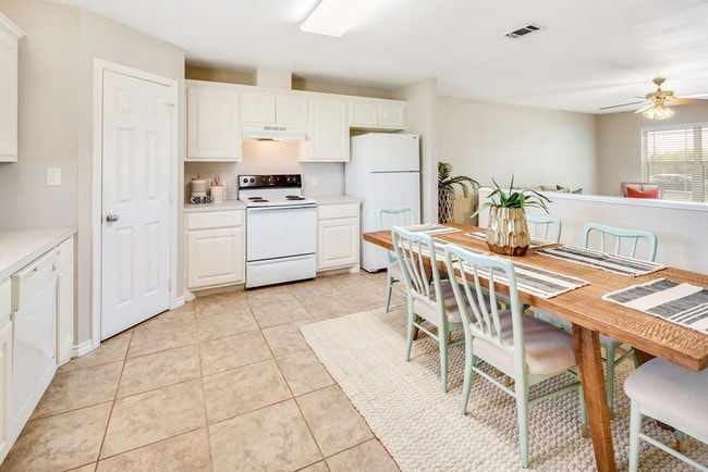9803 Risky's Ranch Dr