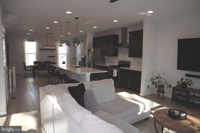 Photo - 585 Cross Chase Dr