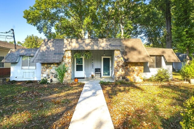 Photo - 105 Orgain Dr