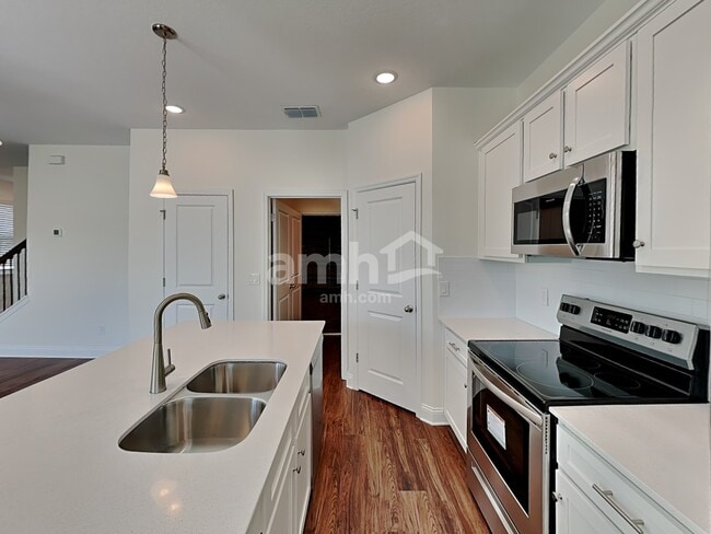 Photo - 6065 Little Blf Cir