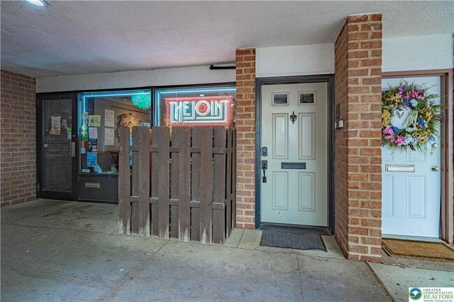 Photo - 77 W Broad St