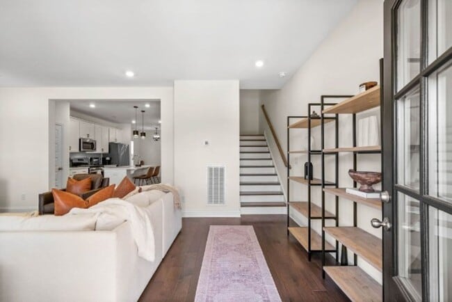 Photo - FOR LEASE- TOWNHOME IN THE PRESERVE AT BELLE POINTE!