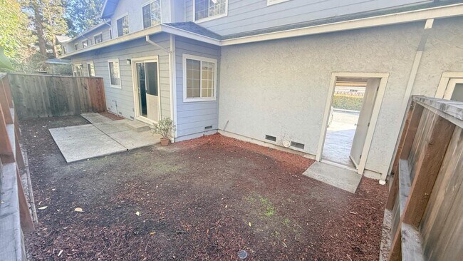 Photo - 1013 Woodside Rd