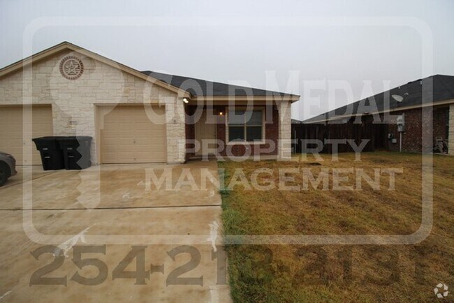 Building Photo - 4505 Cambridge Dr Unit B Rental