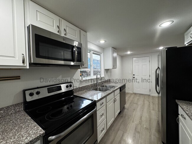 Photo - Cozy and Updated 3 Bedroom House in Stratm...