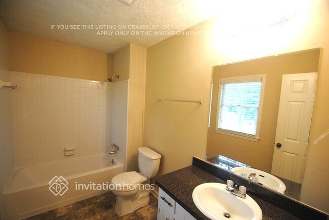 Photo - 230 Meadowood Ct