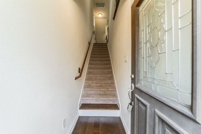 1517 Miles Oaks Pl