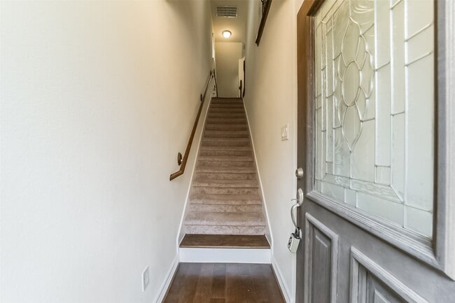 Photo - 1517 Miles Oaks Pl