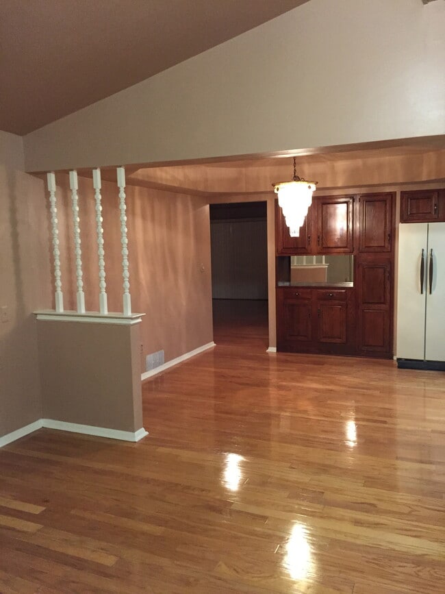 Photo - 2928 Belcher Dr