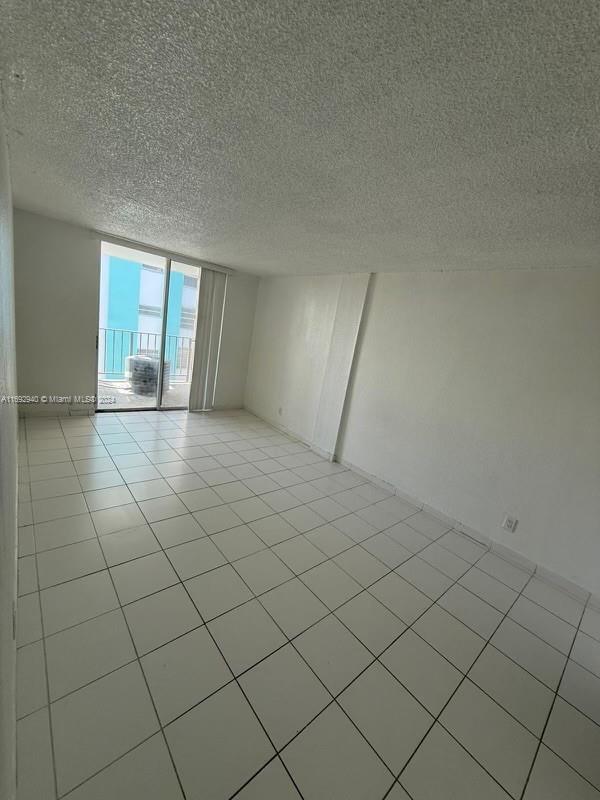 Photo - 2903 N Miami Beach Blvd Condominio Unidad 907