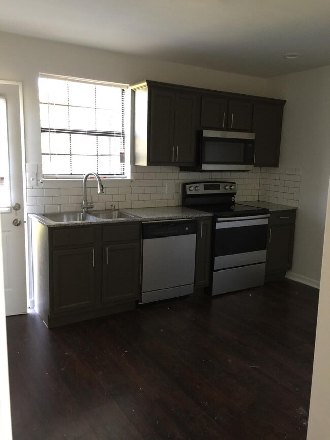 Photo - 1324 Federal Dr