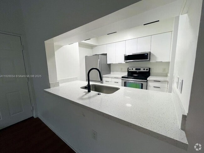 Building Photo - 12124 St.Andrews Pl Unit 305 Rental