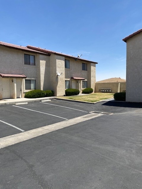 Photo - 1160 Barstow Rd Apartments