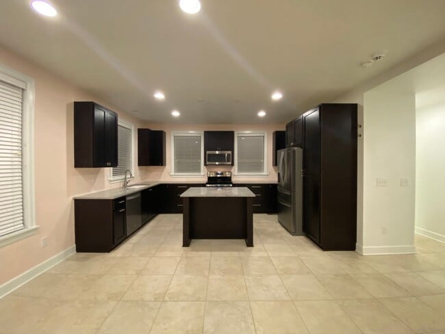 Photo - Luxury Townhome!