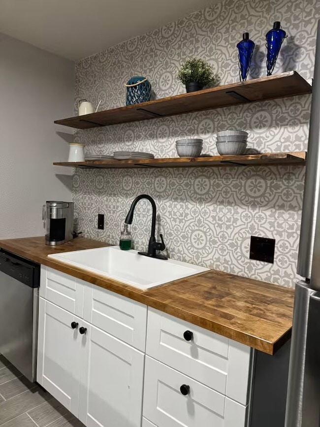 Photo - 4517 NW Cheyenne Ave