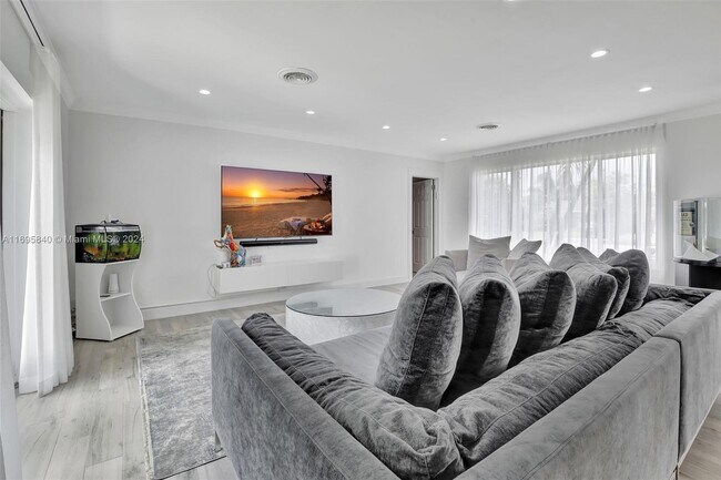 Photo - 4117 McKinley St