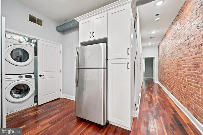 Photo - 3220 W Diamond St