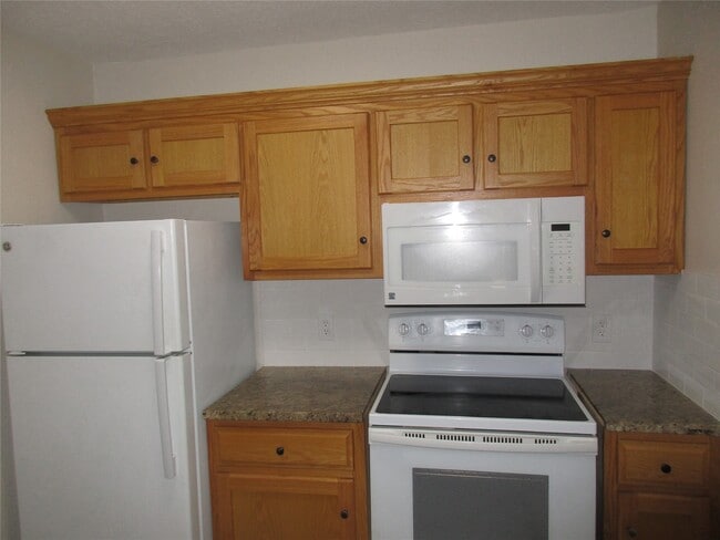 Photo - 17401 Red Oak Dr