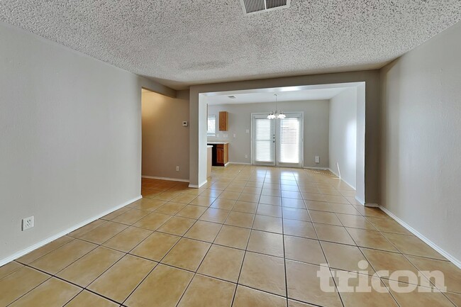 7010 Flint View