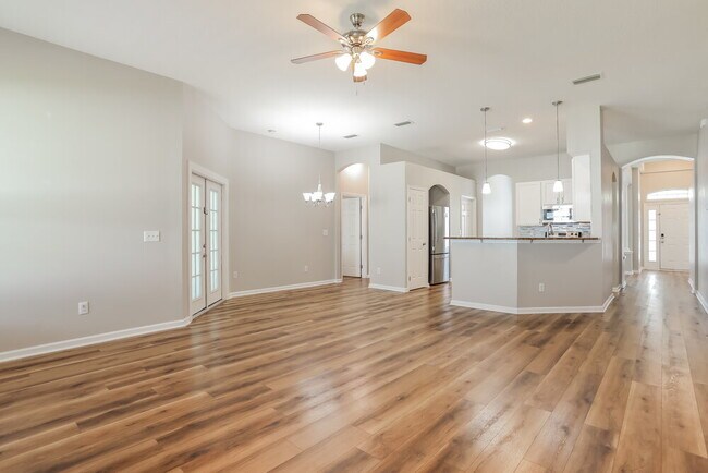 Photo - 744 E Cumberland Ct