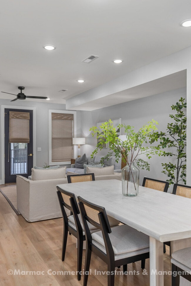 Photo - 154 N Poplar St