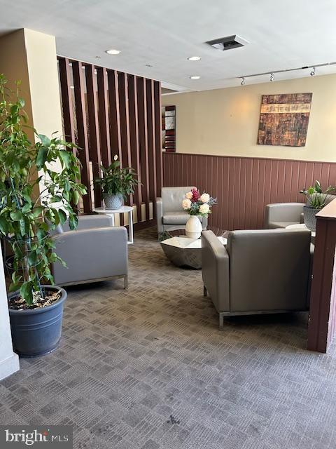 Building Photo - 7333 New Hampshire Ave Unit 307