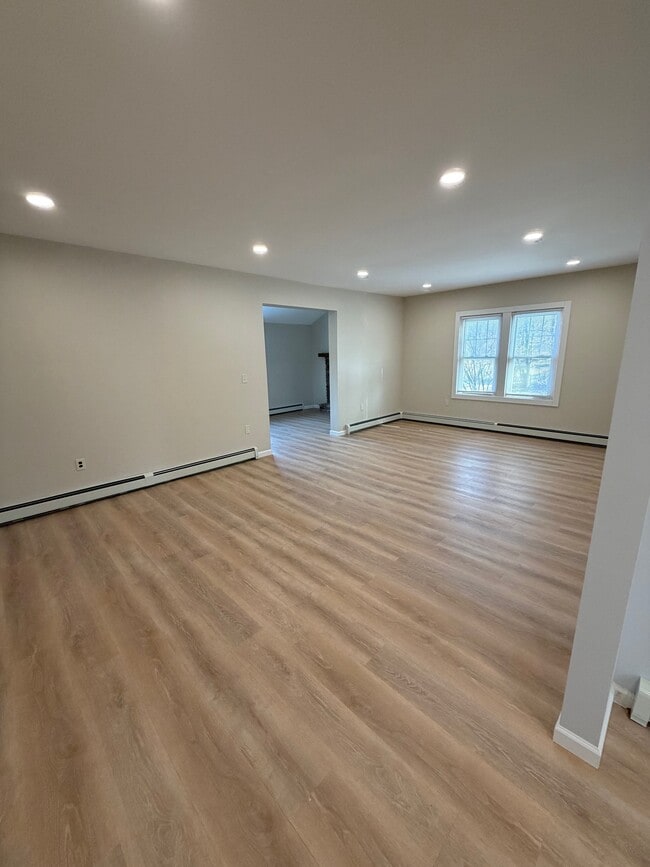 Living room - 55 NJ-181