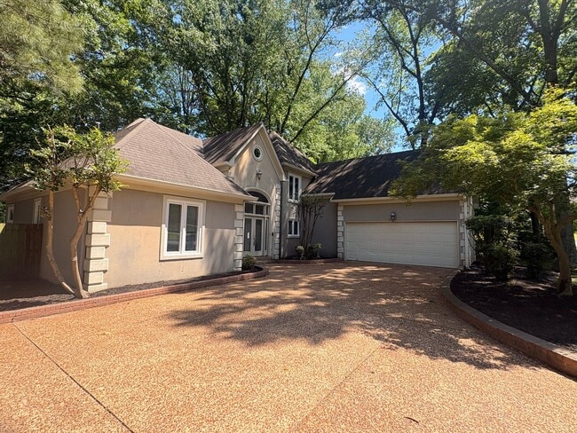 Building Photo - Newly Painted Germantown Home Minutes Away From Thornwood Market Row. Pets Are Welcome With Owner...